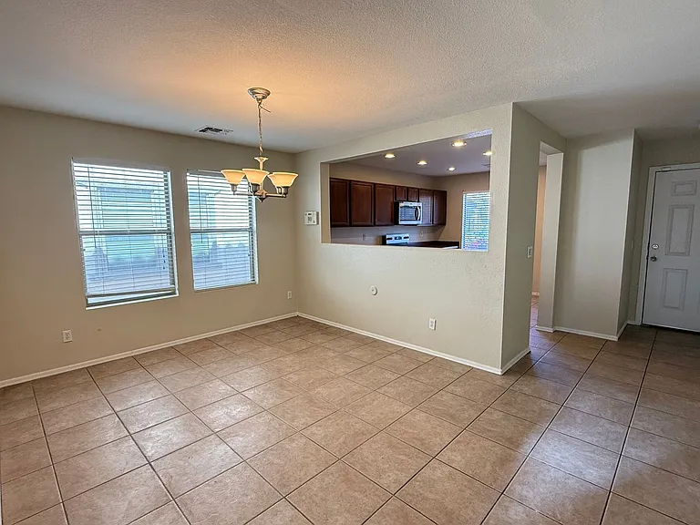 11214 W Pierce St — Photo 6