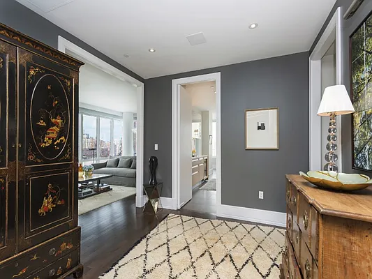 Rented by Sotheby's International Realty | media 28