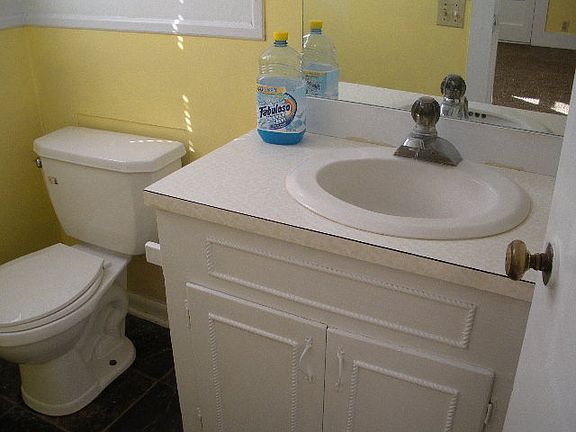 5th image of 608 S Tillman St
