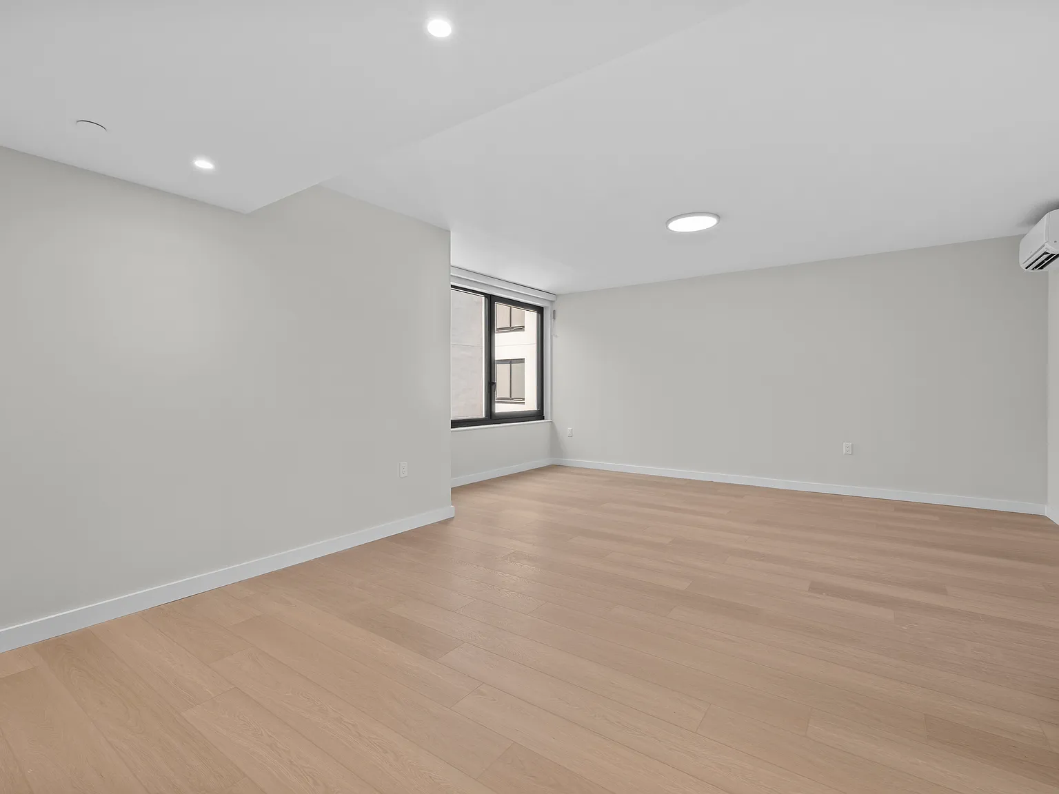 2905 West 17th Street — Photo 3