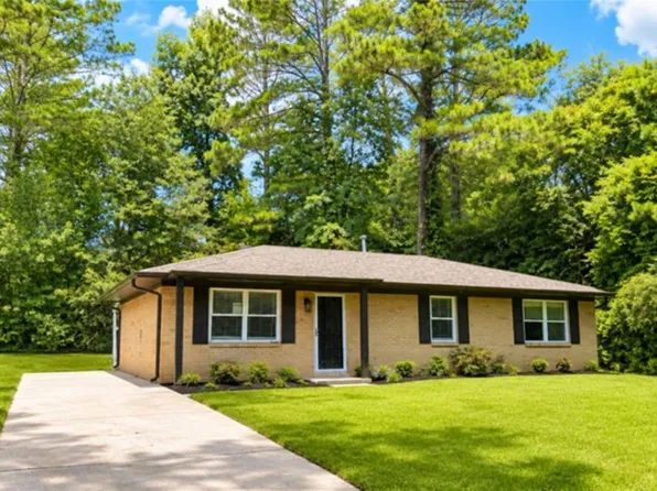 1765 Highpoint Rd, Snellville, GA 30078