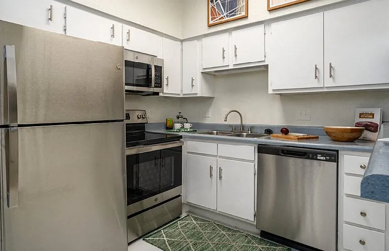 Woodlake on the Bayou Apartments — Photo 3