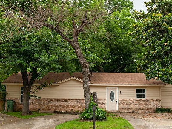 3rd image of 104 Helen Dr