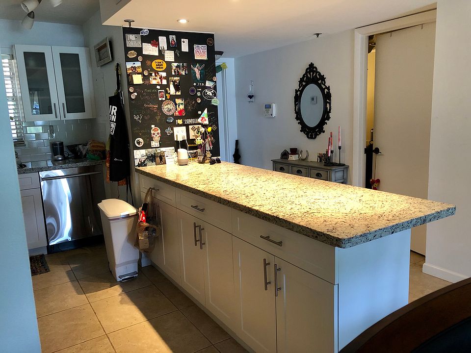Kitchen large island 