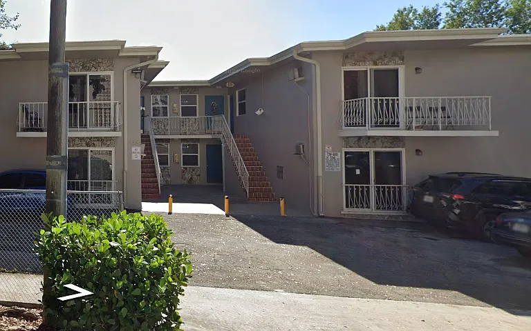 1380 SW 2nd St #2 — Photo 1