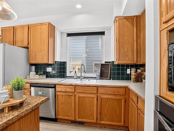 4th image of 9753 Carr Circle