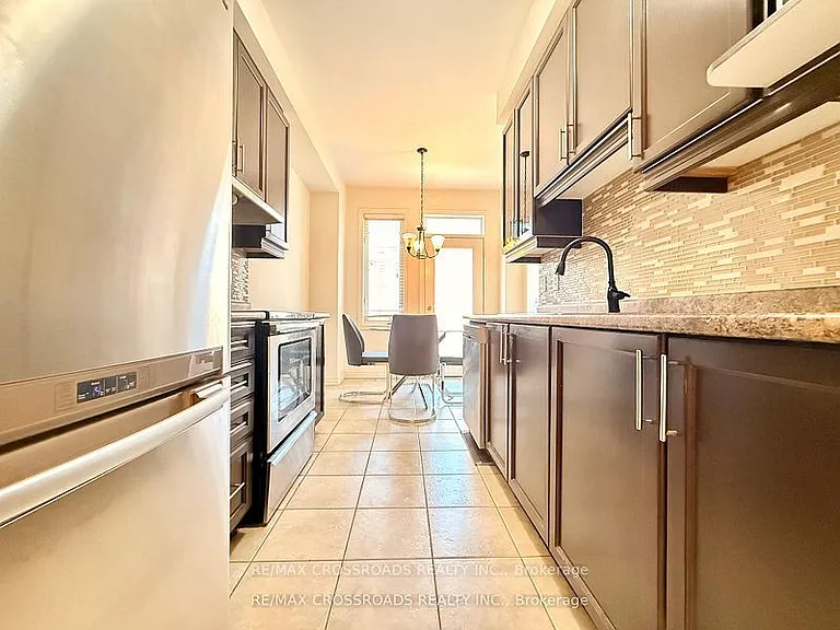 158 Harvest Hills Blvd — Photo 5