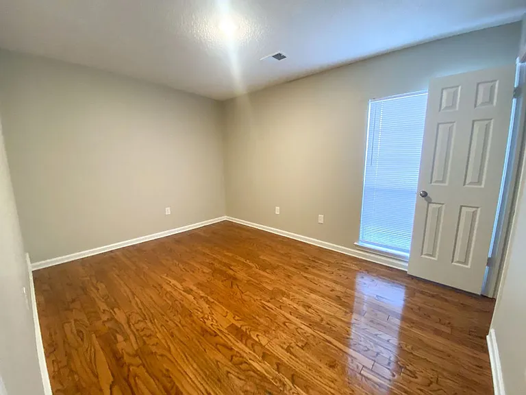 5561 Patsy Cir W — Photo 10
