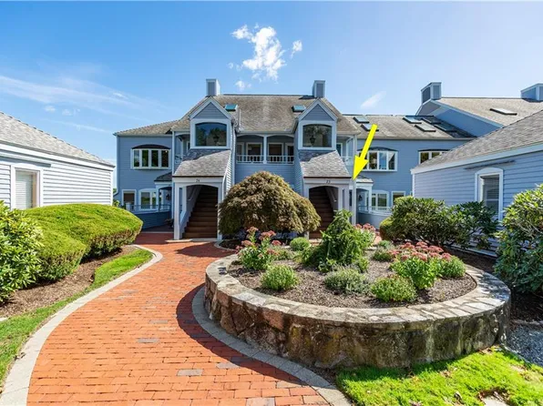 152 Crompton Ave APT 18, East Greenwich, RI 02818