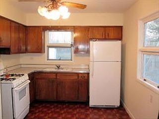 4th image of 123 Elm Ave