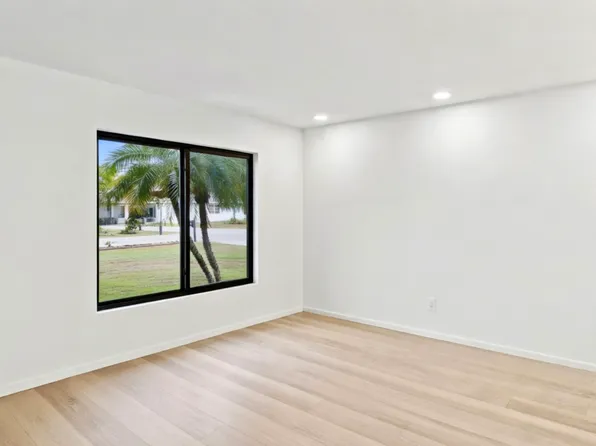 1063 Gantt Ave, Sarasota, FL 34232