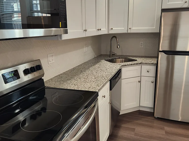 1840 Wharton St #1-R — Photo 1