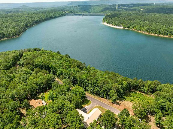 4th image of 248 Lookout Dr