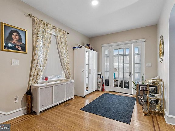 2nd image of 1114 Faunce St
