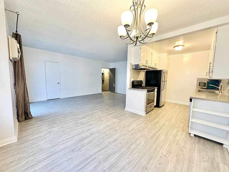 1st image of 1035 N Harper Ave #7A