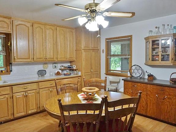 4th image of 1086 35th Ave NE
