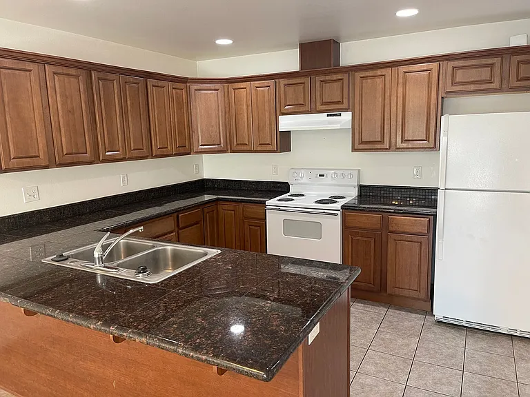1013 N Pierce Dr — Photo 4