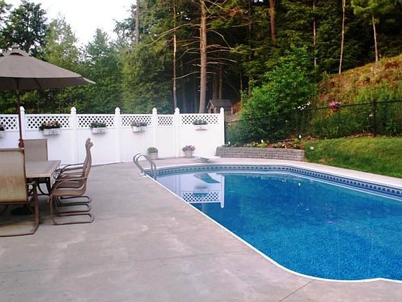 3rd image of 30 Woodland Dr