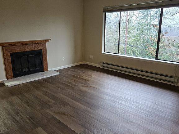 2nd image of 3740 Lake Washington Blvd SE #2B