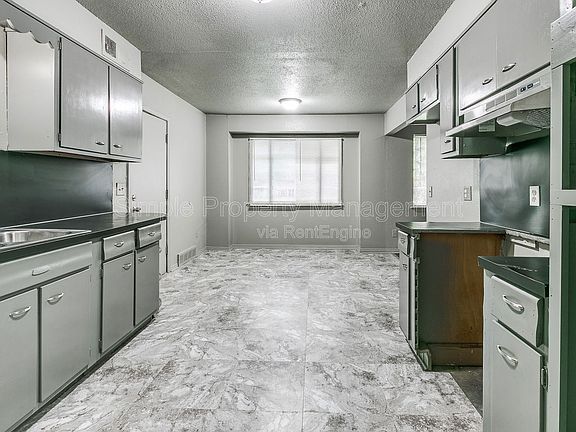 3rd image of 249 NW 82nd St
