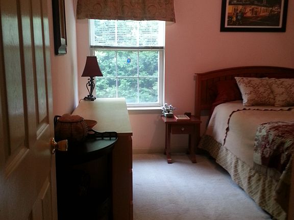 Upstairs Bedroom (1)