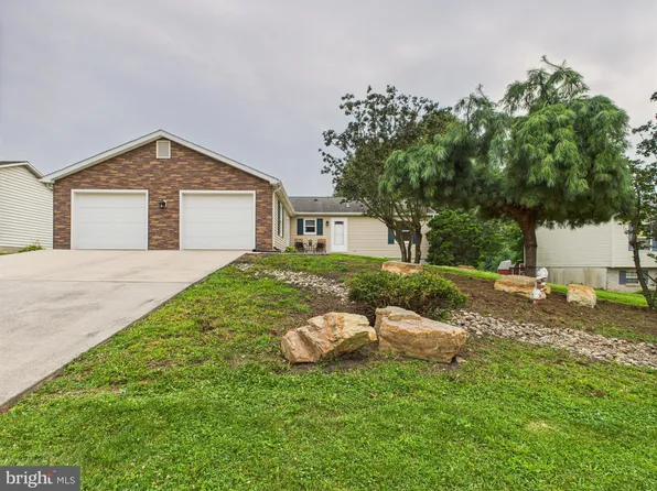 3670 Rock Creek Dr, Dover, PA 17315