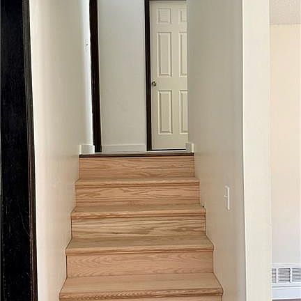 3rd image of 3017 Hampton Rd