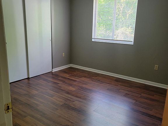 3rd image of 2514 Queen City Ave #5