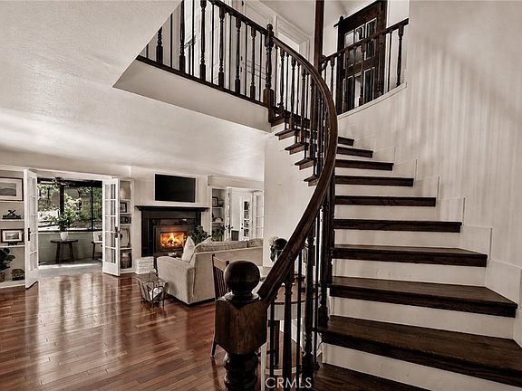2nd image of 410 Bel Air Dr