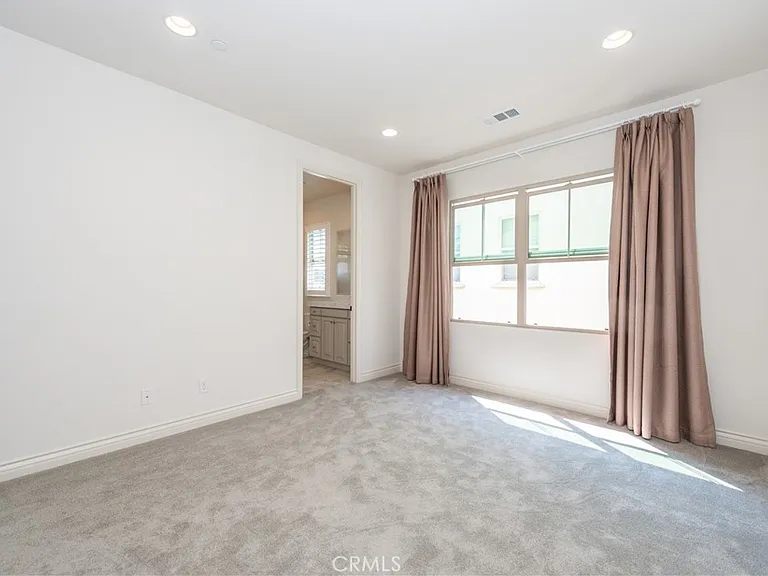 59 Walden — Photo 23