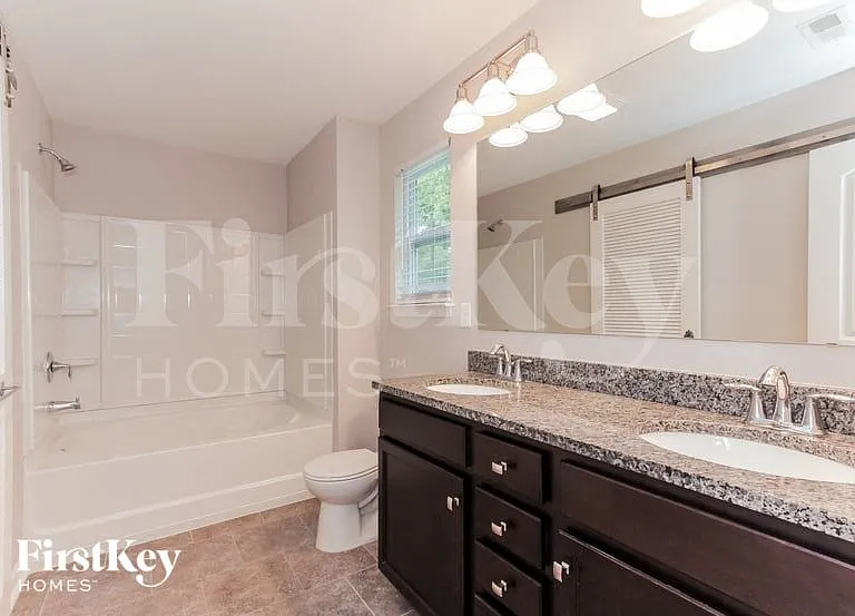 3815 Streamside Dr — Photo 12