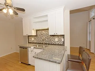 569 Highwood Cir — Photo 10