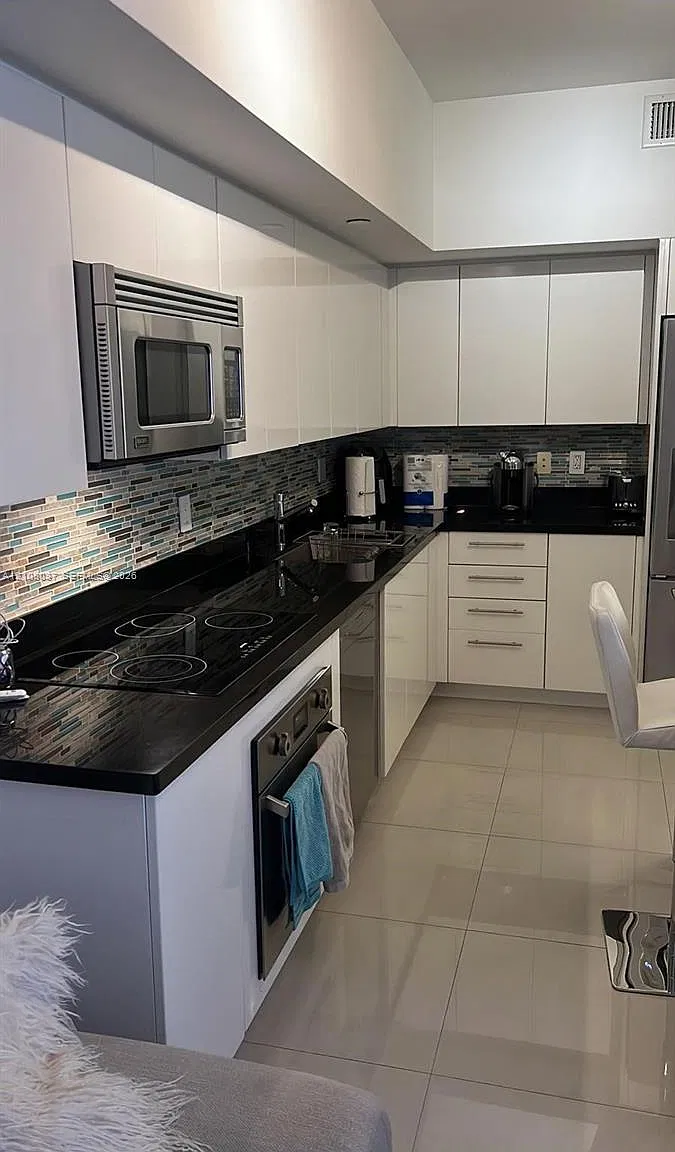 Mint Condo — Photo 1