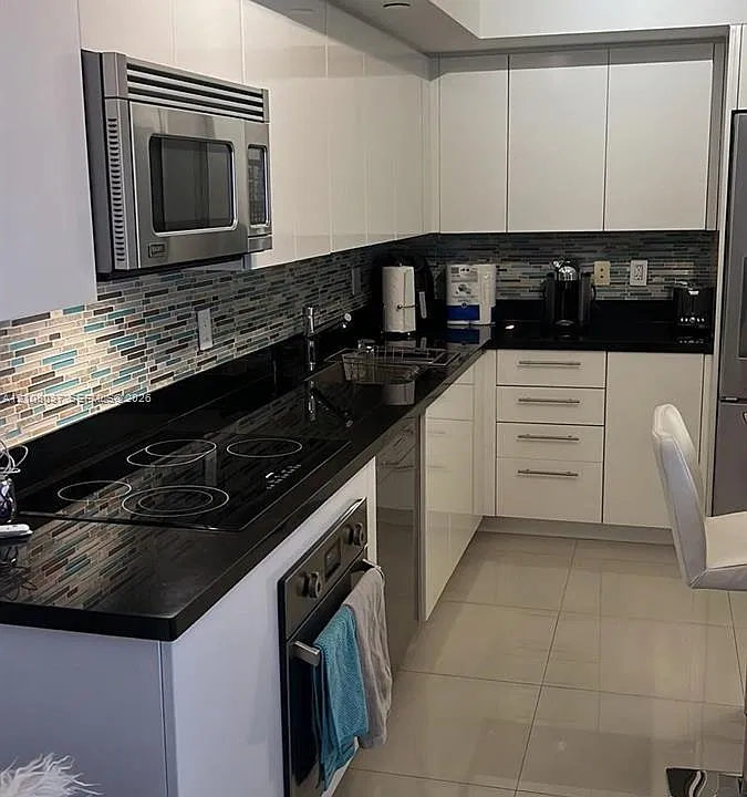 92 SW 3rd St #5008