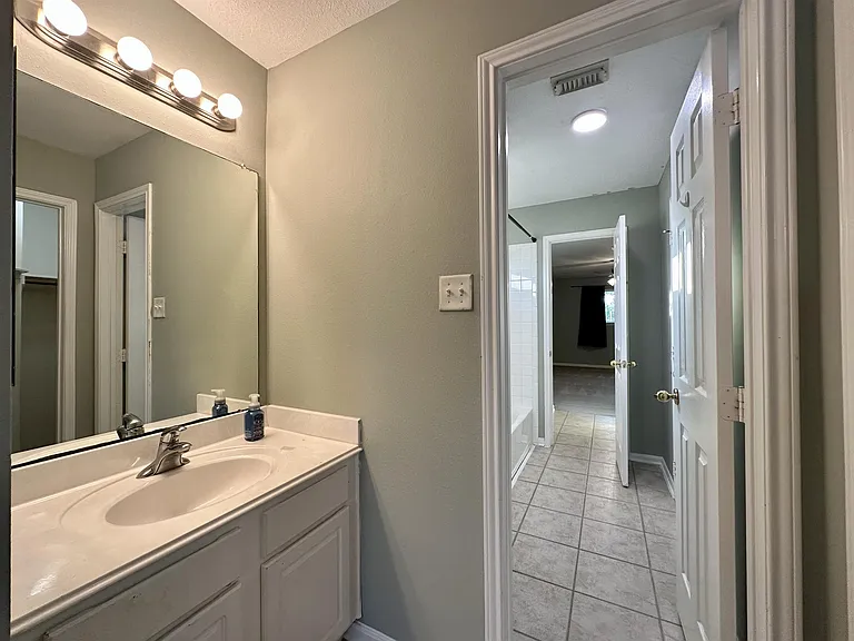 9222 Memorial Grove Dr — Photo 11