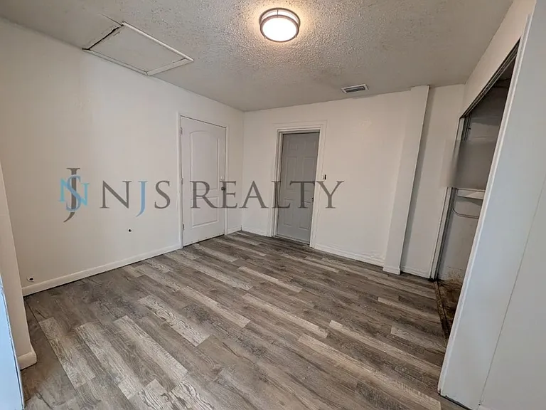 8151 Hixton Dr — Photo 6