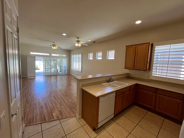 525 Brooklawn Dr — Photo 46