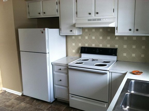 5th image of 3121 Whipple Dr