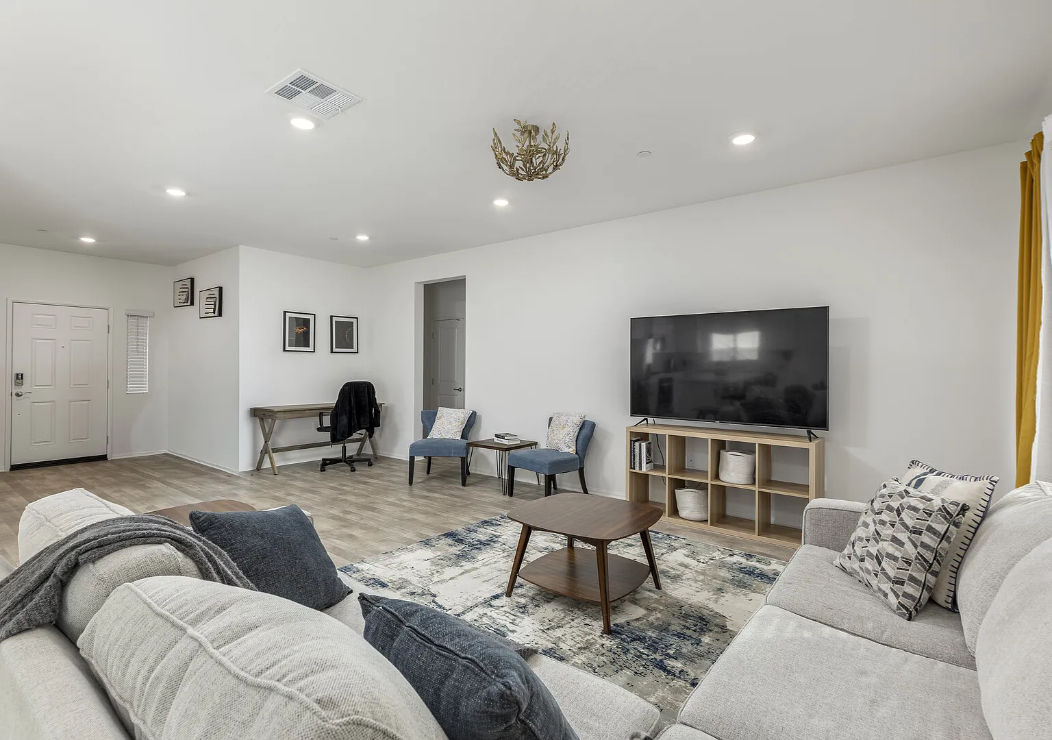 Family-Friendly 4BR Murrieta Home with A/C, Garage & Quiet Cul-de-Sac — Photo 4
