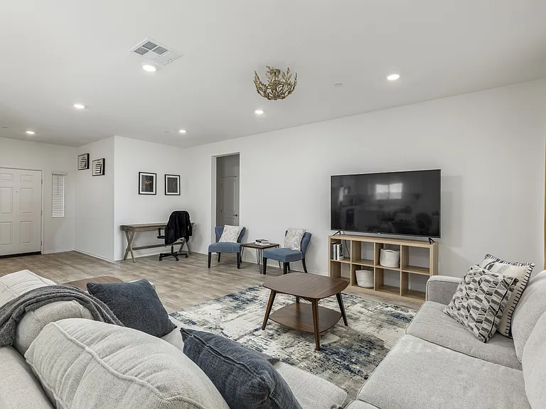 Desert Lily Ct — Photo 4