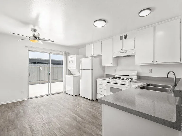 Ocean Villas Apartments — Photo 23