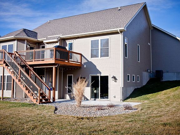 2nd image of 840 Lake View Ave