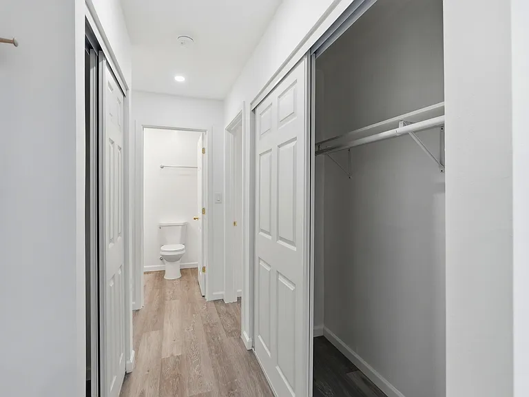 444 Merritt Ave #202 — Photo 14