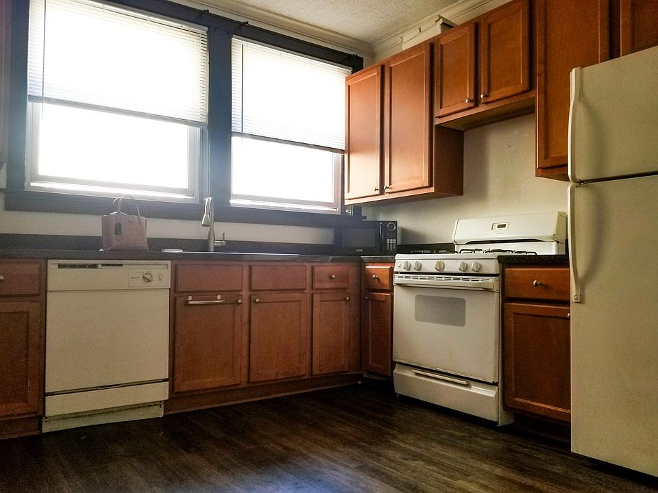 1st image of 1060 W Granville Ave #28