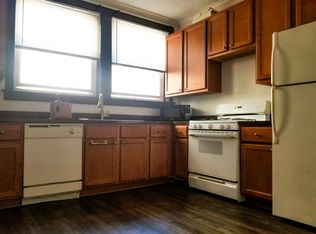 1060 W Granville Ave #28, Chicago, IL 60660