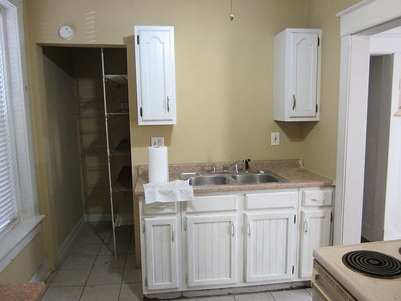 3rd image of 202 N 14th St