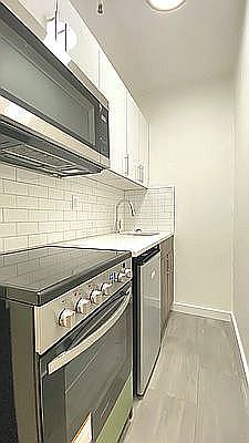 2nd image of 209 7th Ave #2