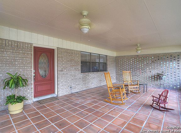 5th image of 444 Ogden Ln
