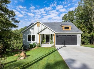 8 Sandon Ln, Bella Vista, AR 72715