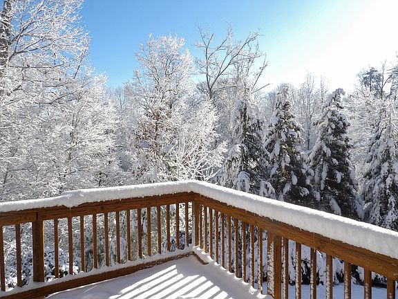 Exterior Rear - Right